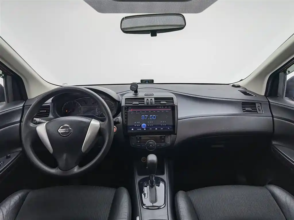 Tiida 1.6 L CVT Intelligent