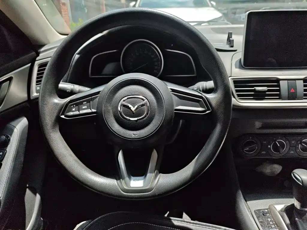 Mazda 3 Axela Sedan 1.5 L Auto Comfort CN-V