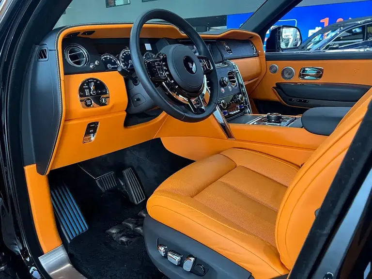 Rolls-Royce Cullinan 4-seat