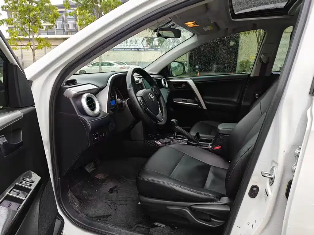 RAV4 2.0 L CVT 2 WD Style CN-V