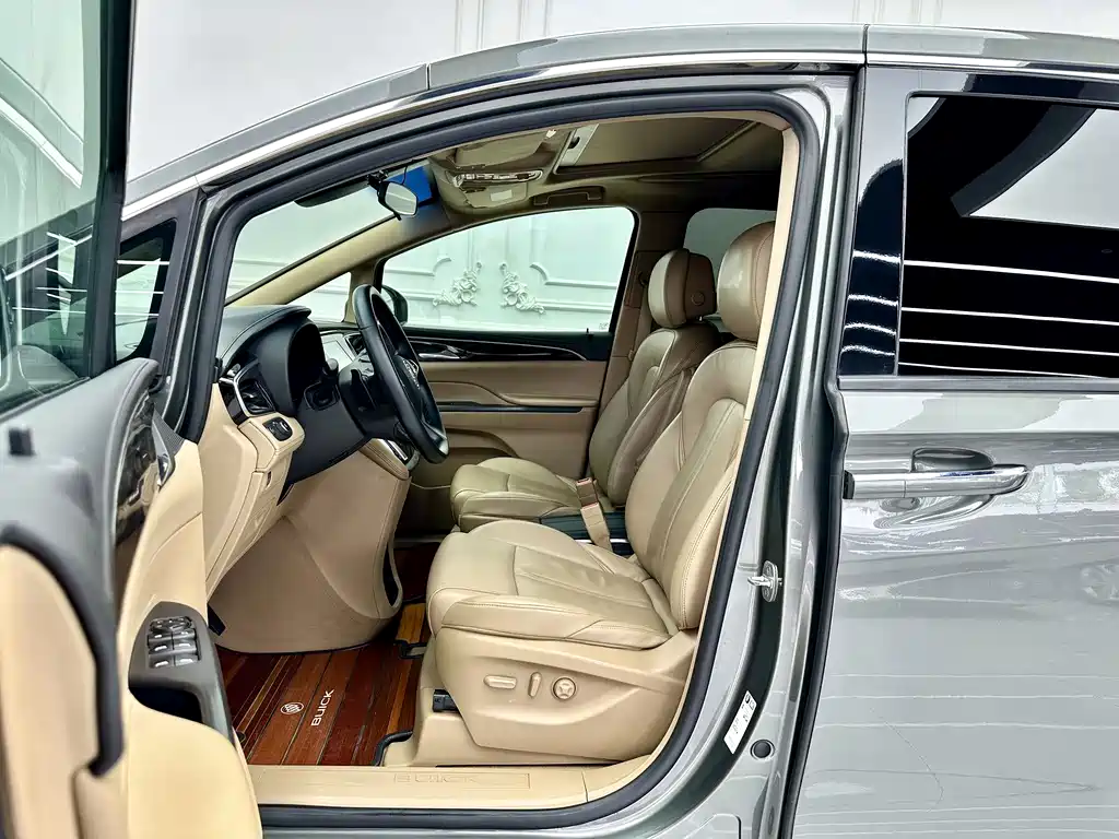 Buick GL8 ES 28 T Luxury CN-V