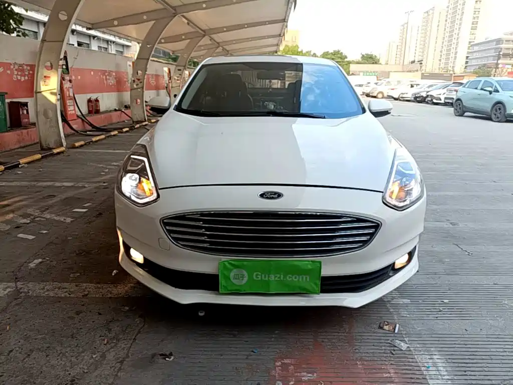 Escort Facelift 1.5 L Auto Joy CN-VI