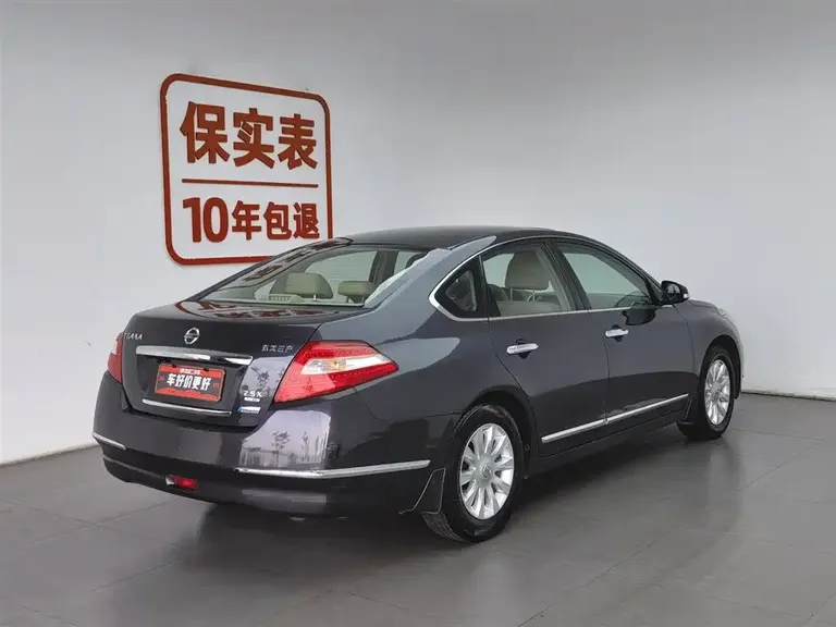 Nissan Teana 2.5 L XL Leading