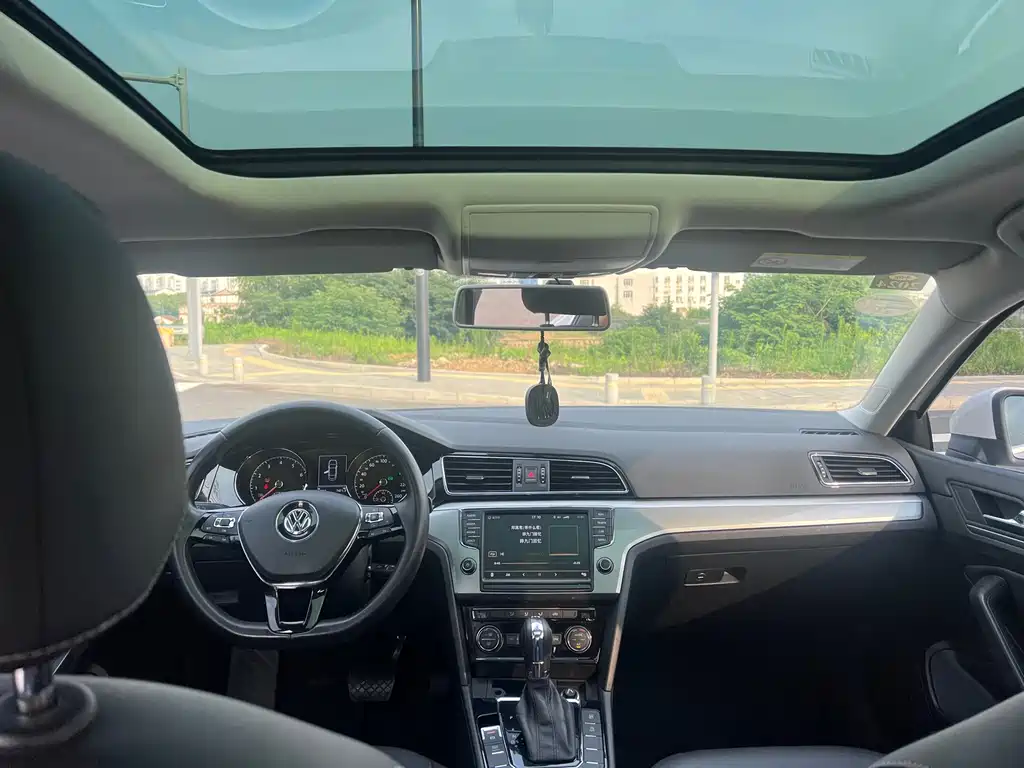 Lamando 280 TSI DSG Comfort