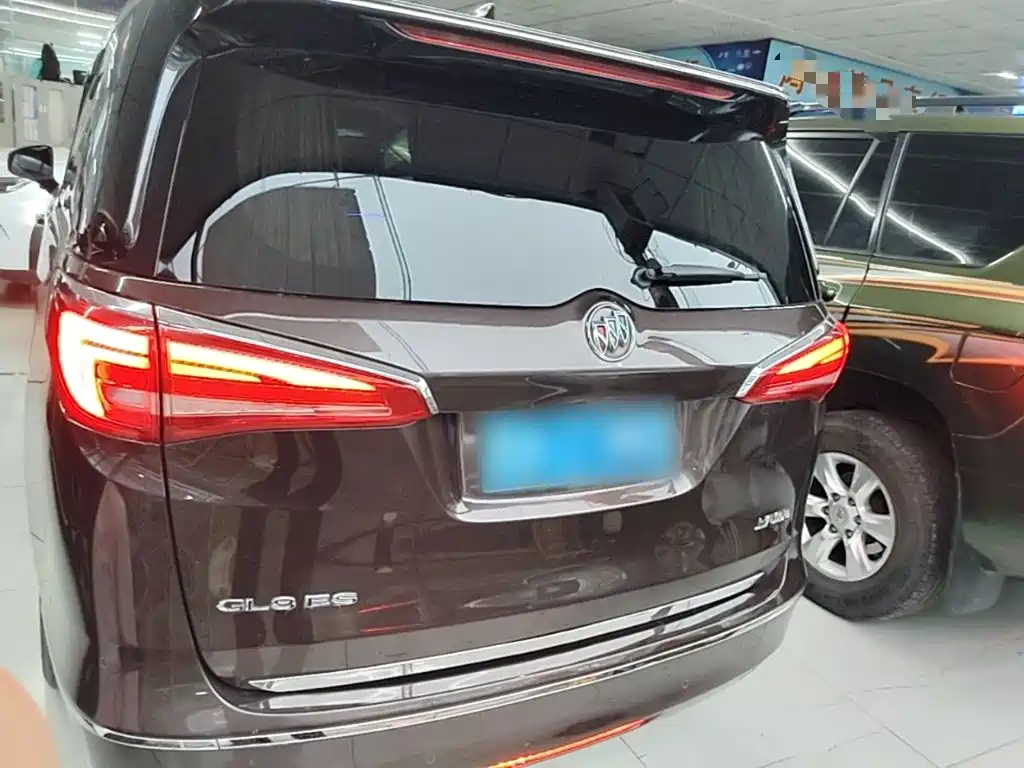 Buick GL8 ES 28 T Flagship CN-V