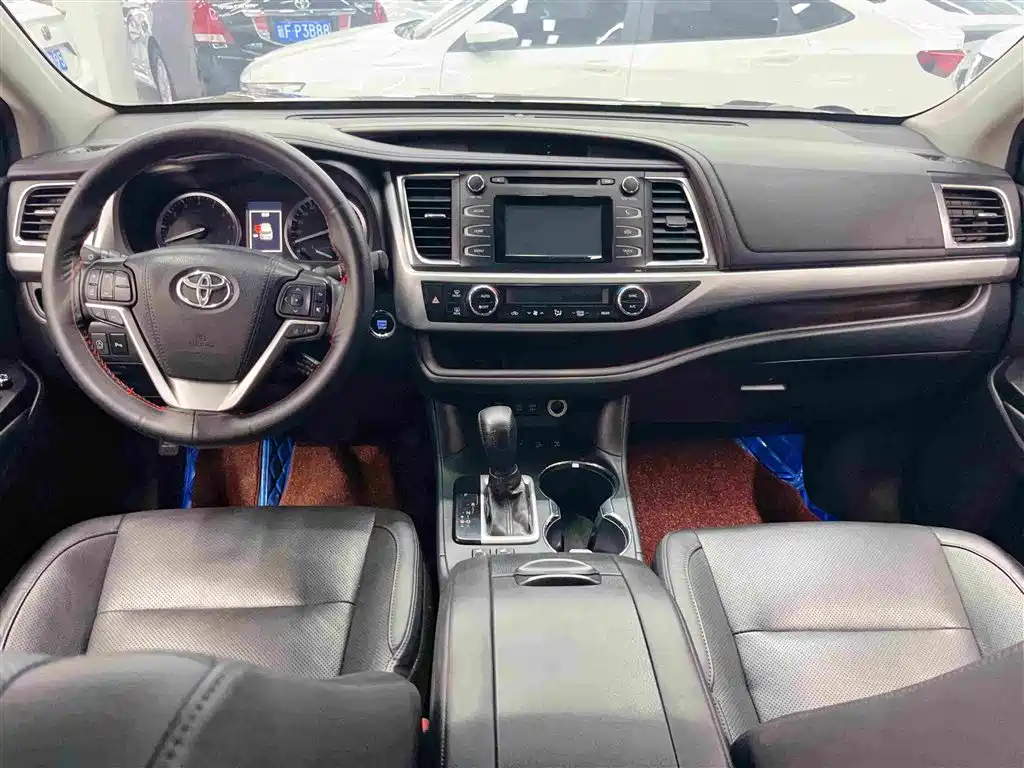 Highlander 2.0 T 4 WD Luxury 7-seat CN-V