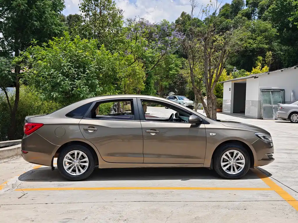 Excelle GT 英朗 2015款 15 N 手动进取型