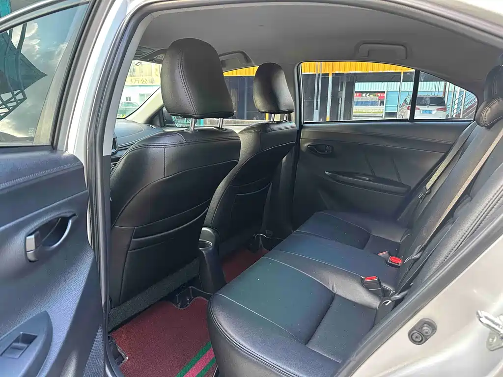 Vios 1.5 L CVT Smart Travel