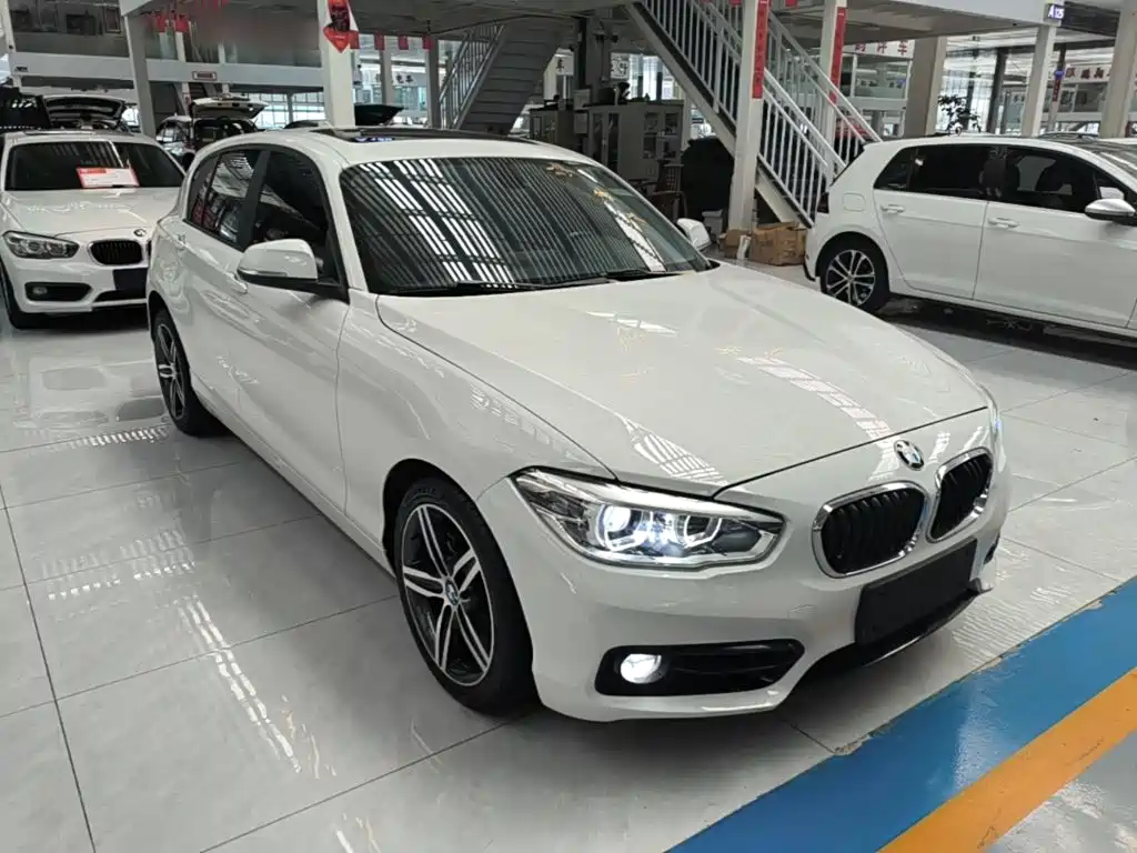 BMW 1 Series (Import) 118 i Sport Design Package