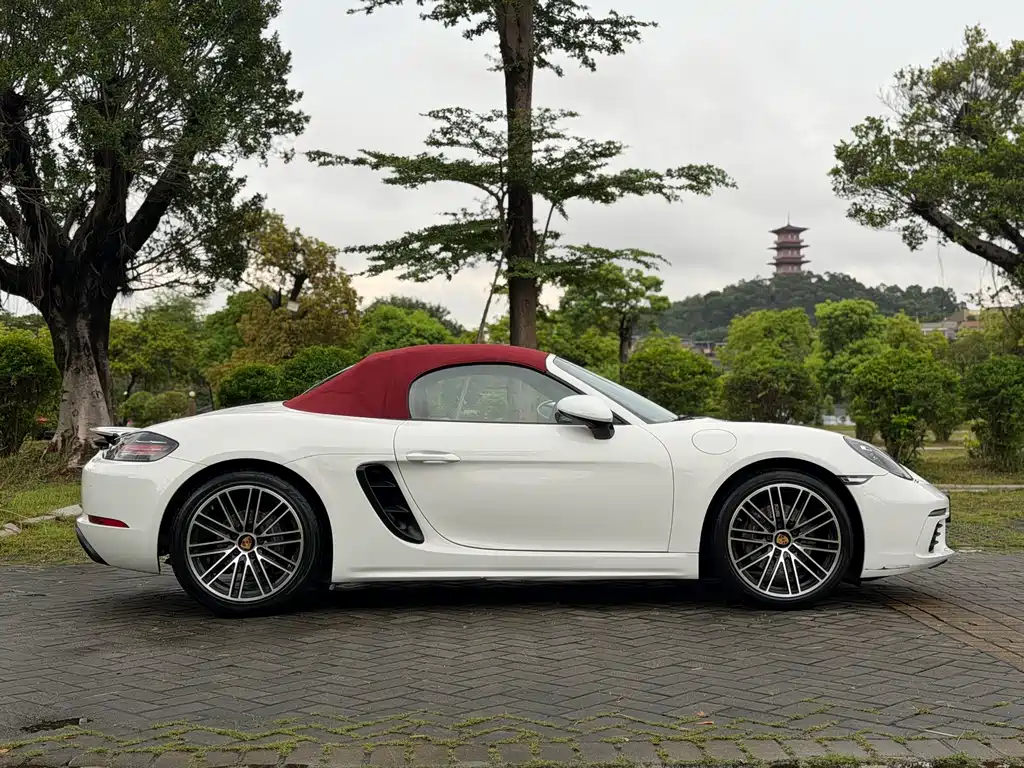 Porsche 718 Boxster 2.0 T