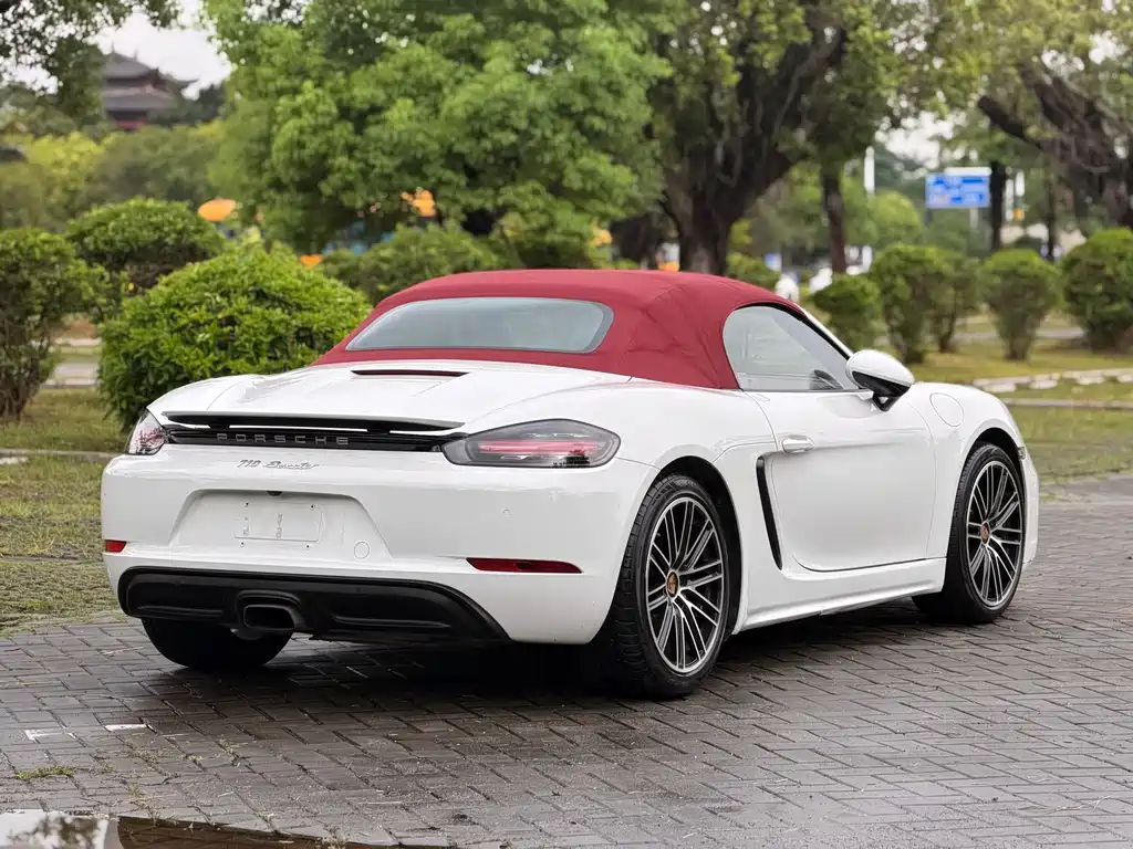 Porsche 718 Boxster 2.0 T