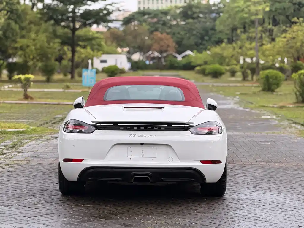 Porsche 718 Boxster 2.0 T