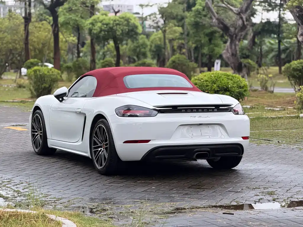 Porsche 718 Boxster 2.0 T