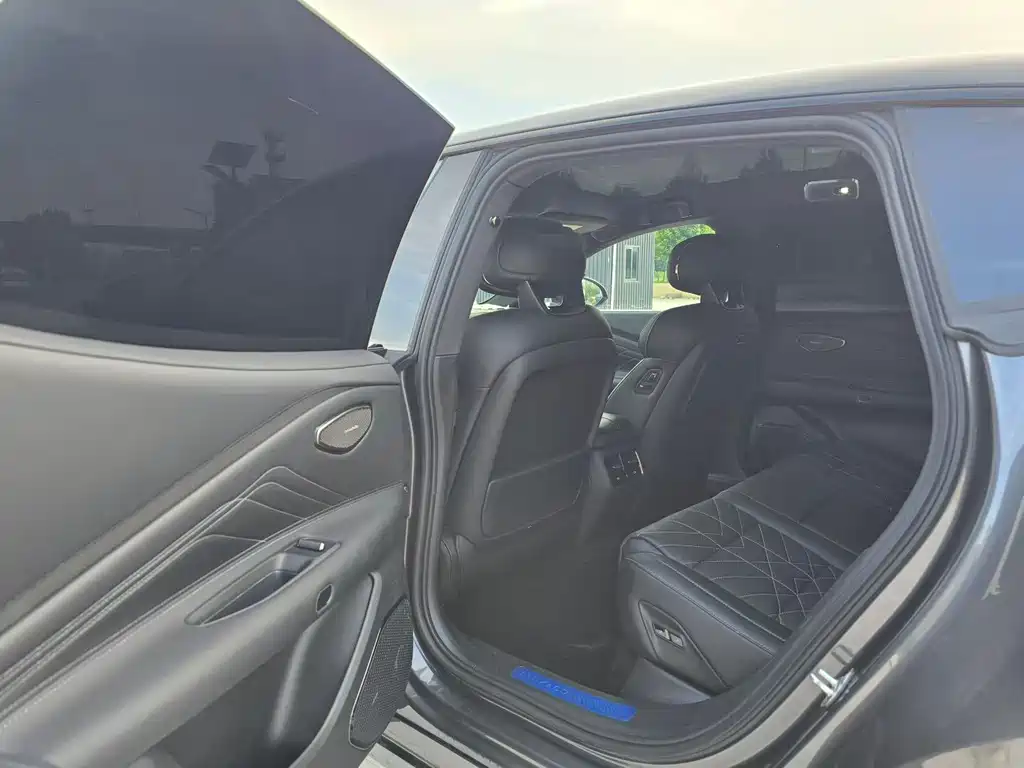 Lynk & Co 10 EM-P 120 4 WD Ultra