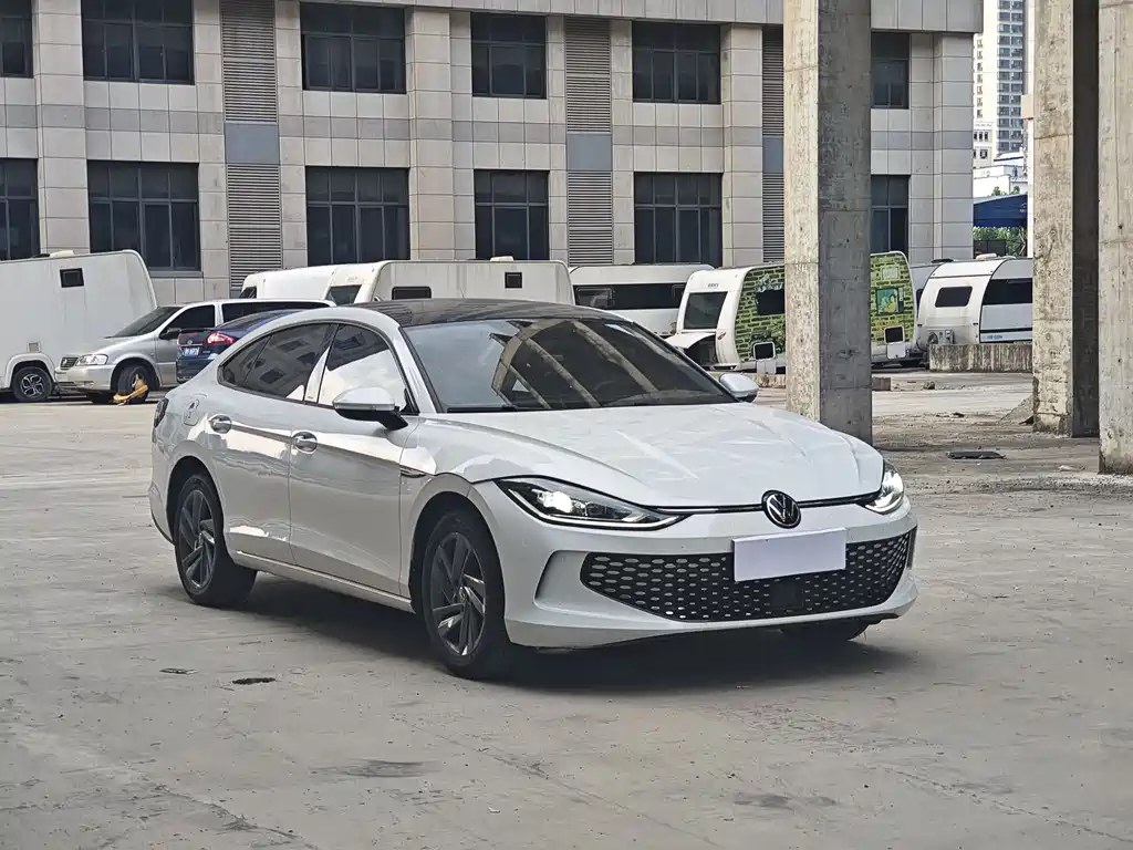 Lamando Lamando L 280 TSI DSG Dazzle Hot