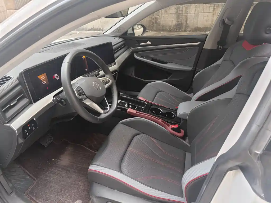 Lamando Lamando L 280 TSI DSG Dazzle Hot