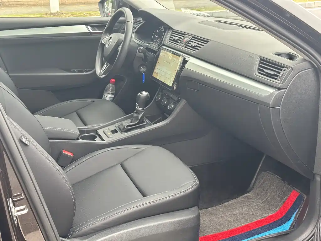 Superb TSI280 DSG Forward