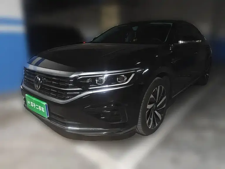 Volkswagen Passat 380 TSI Luxury