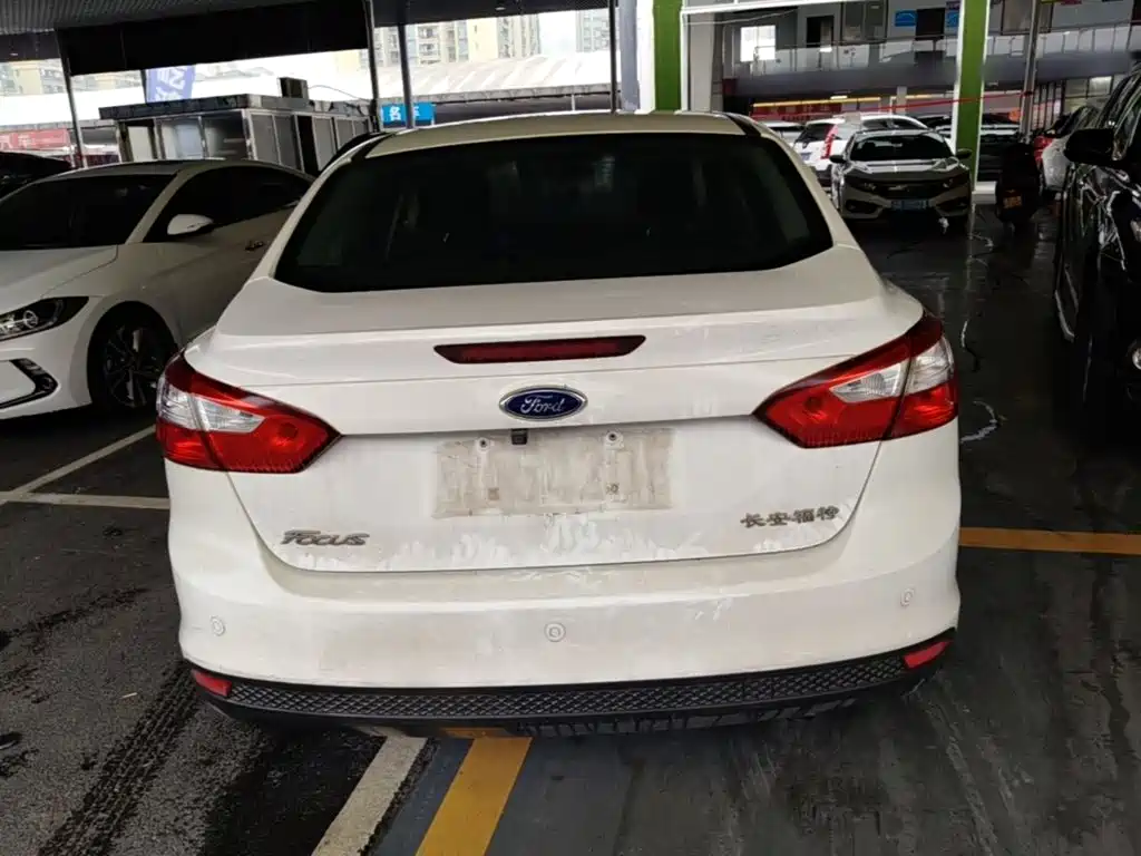 Focus Sedan 1.6 L Auto Style
