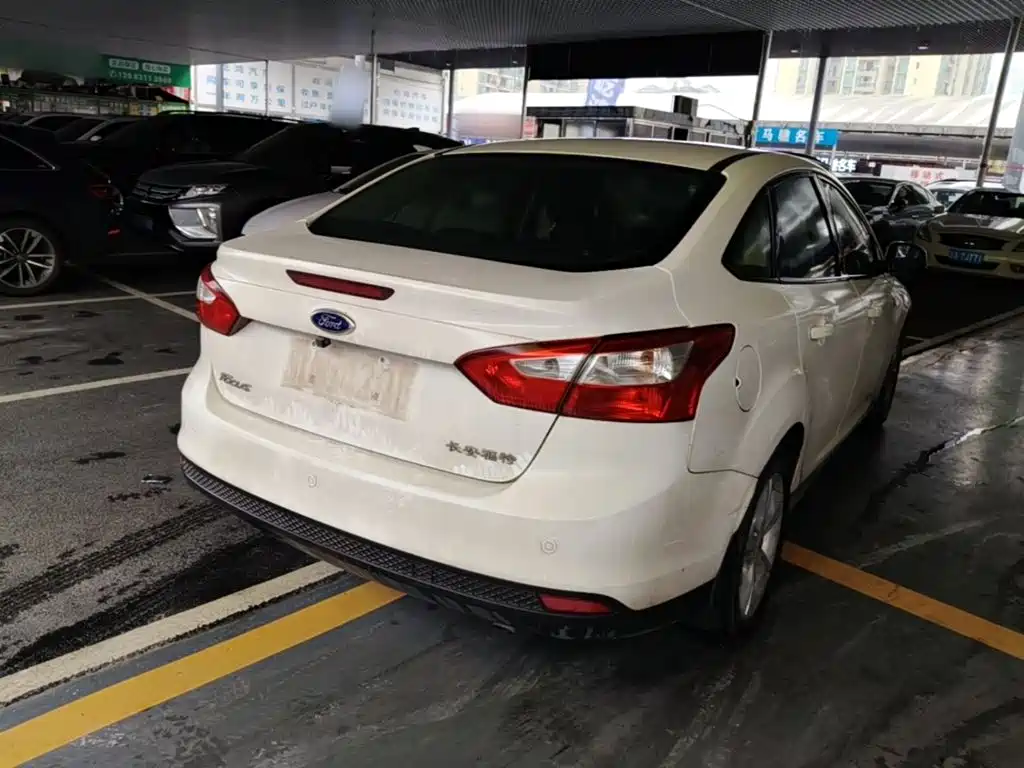 Focus Sedan 1.6 L Auto Style
