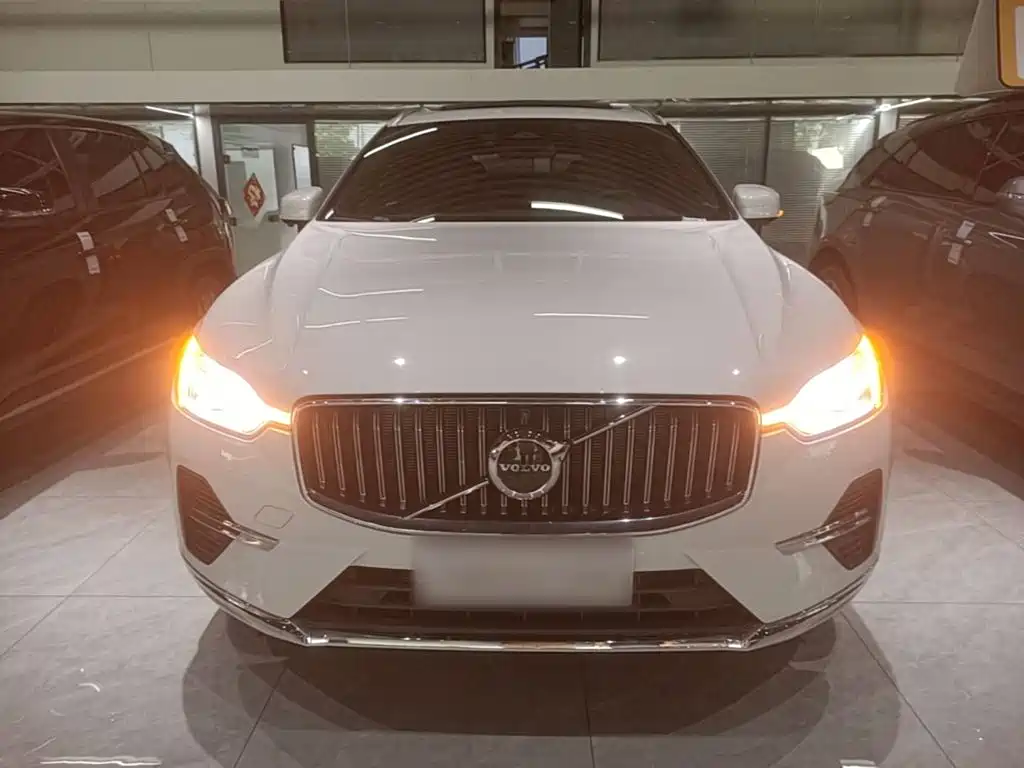 Volvo XC60 B5 4 WD Smart Ease Luxury