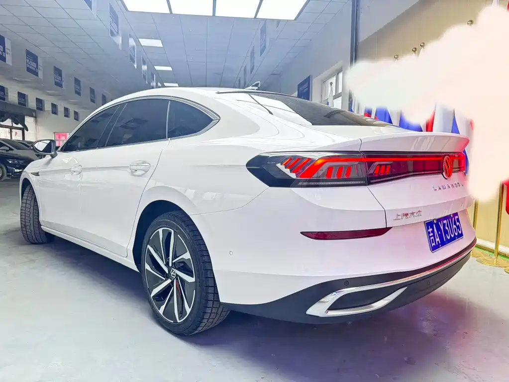 Lamando Lamando L 280 TSI DSG Super Hot Flagship