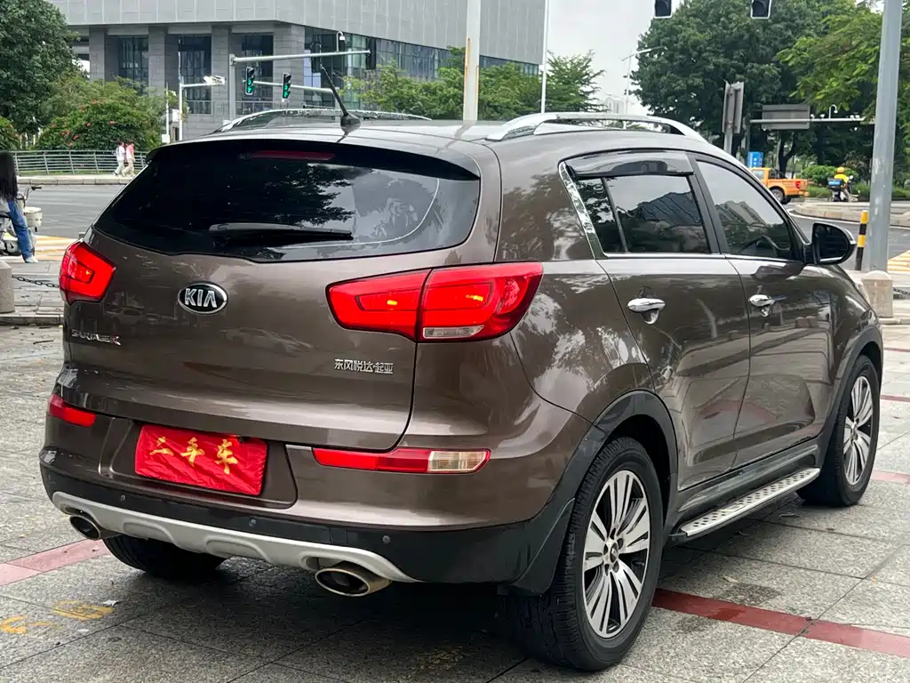 Sportage 2.0 L Auto 2 WD DLX