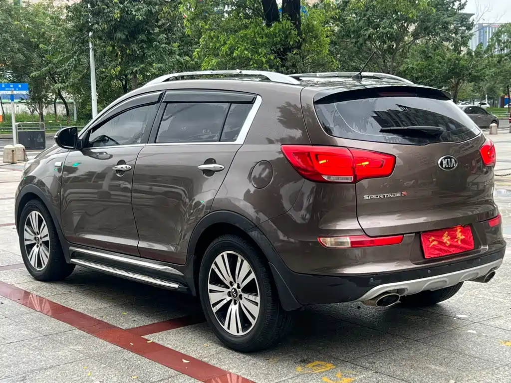 Sportage 2.0 L Auto 2 WD DLX