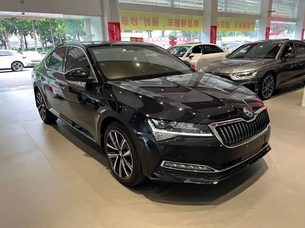Superb Facelift TSI280 DSG Premium