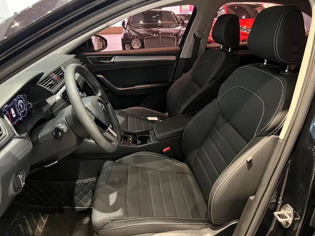 Superb Facelift TSI280 DSG Premium