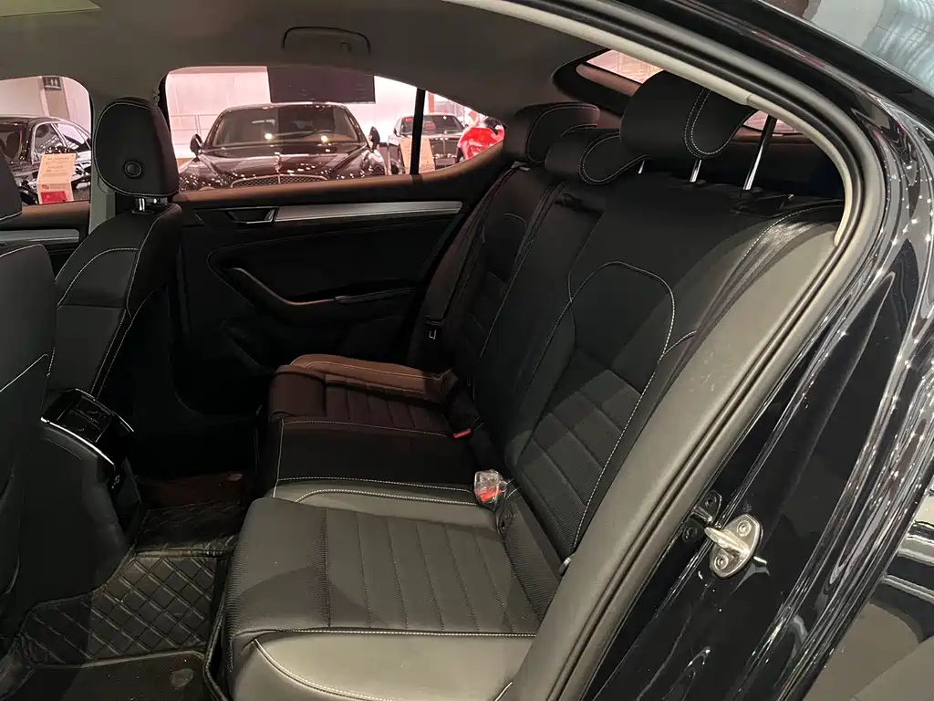 Superb Facelift TSI280 DSG Premium