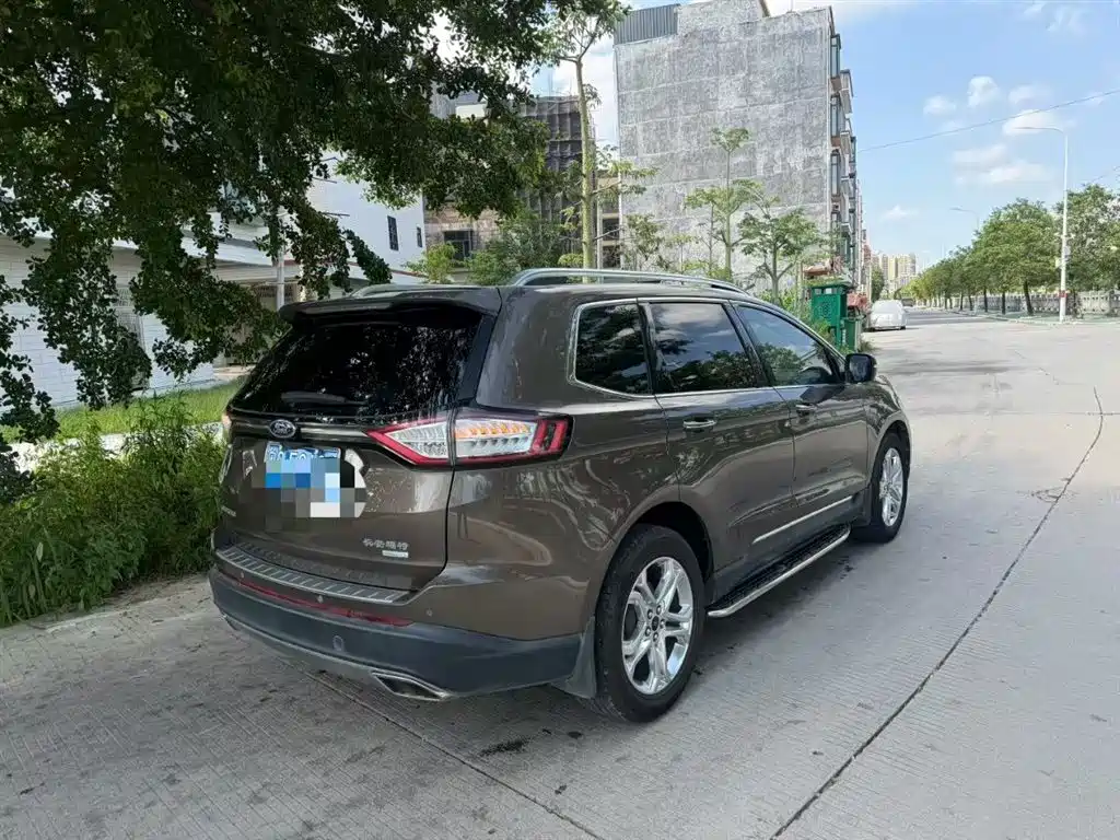 Edge EcoBoost 245 2 WD Grand Sharp 7-seat