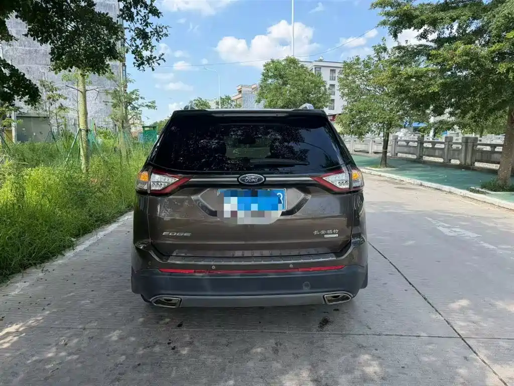 Edge EcoBoost 245 2 WD Grand Sharp 7-seat