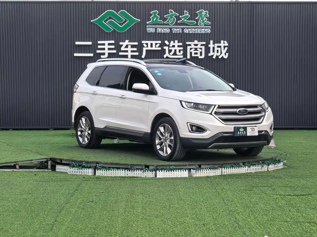 Edge EcoBoost 245 4 WD Supreme Sharp 7-seat
