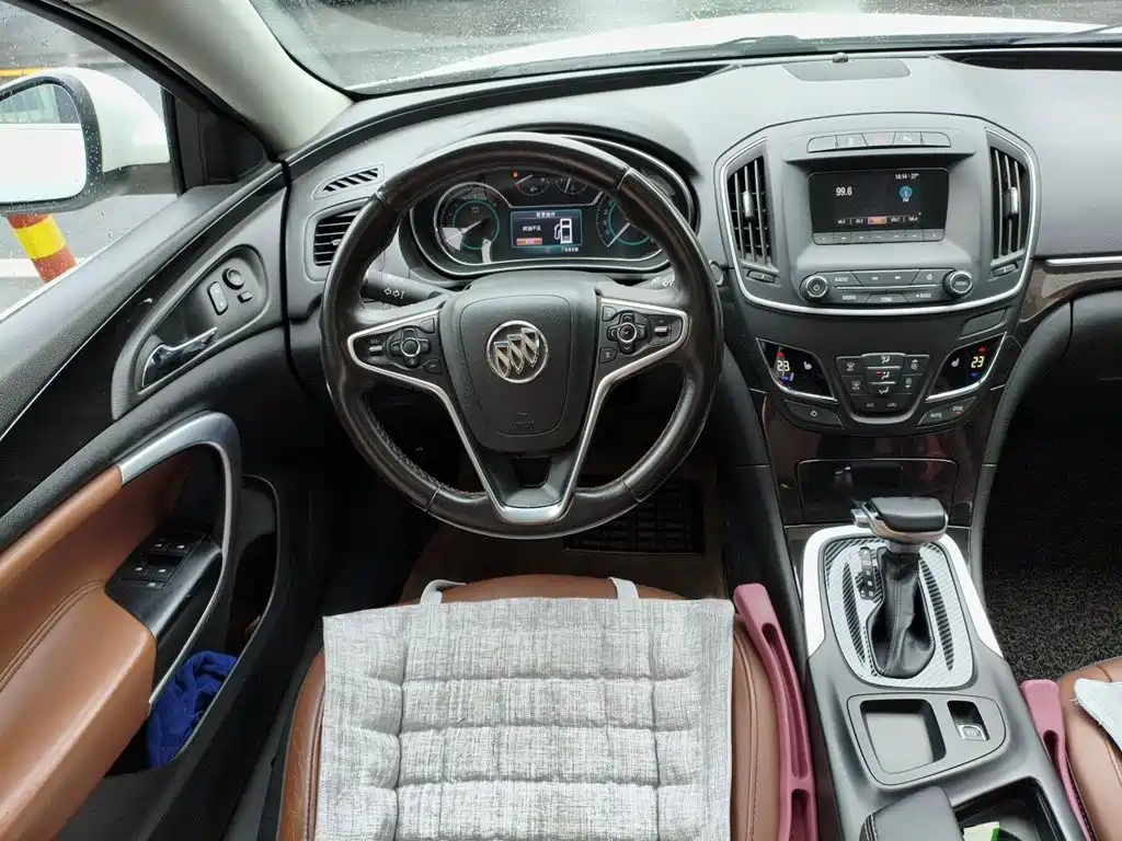 Regal GS 2.0 T Grand Passion Sport