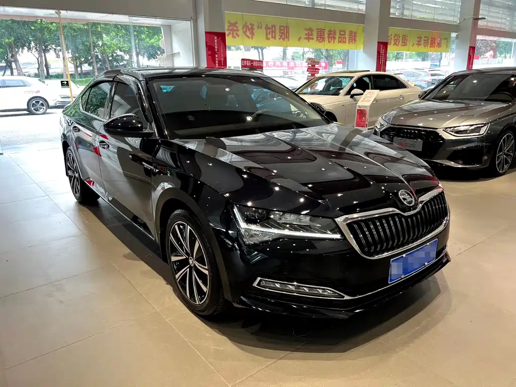 Superb Facelift TSI280 DSG Premium