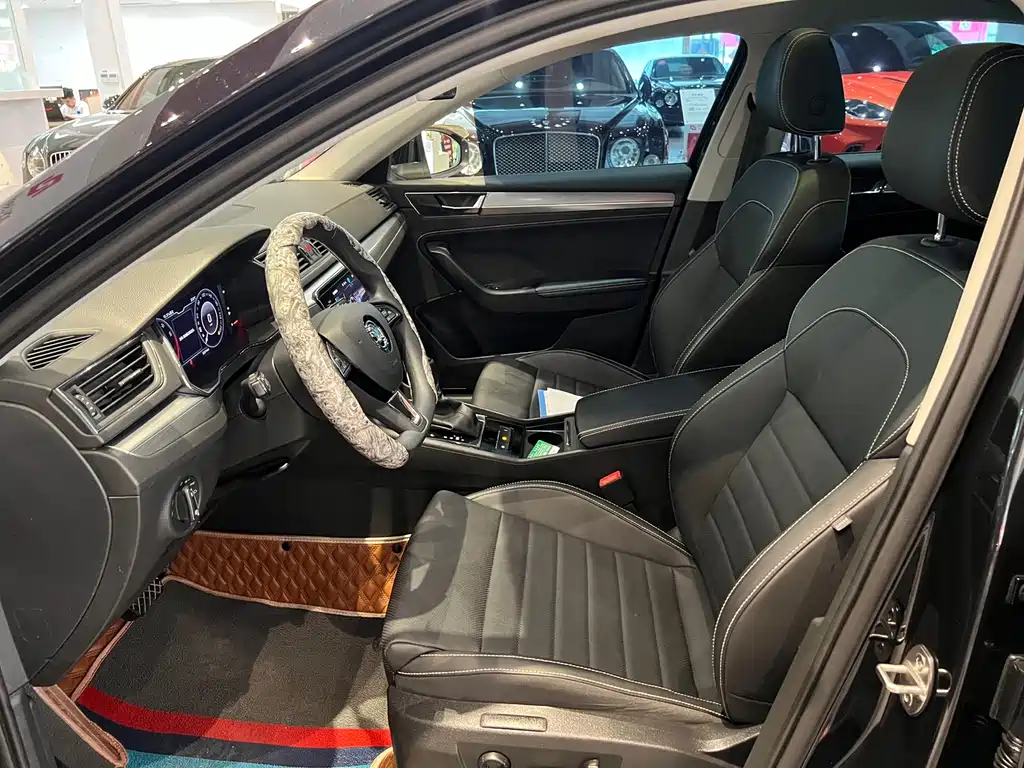 Superb Facelift TSI280 DSG Premium