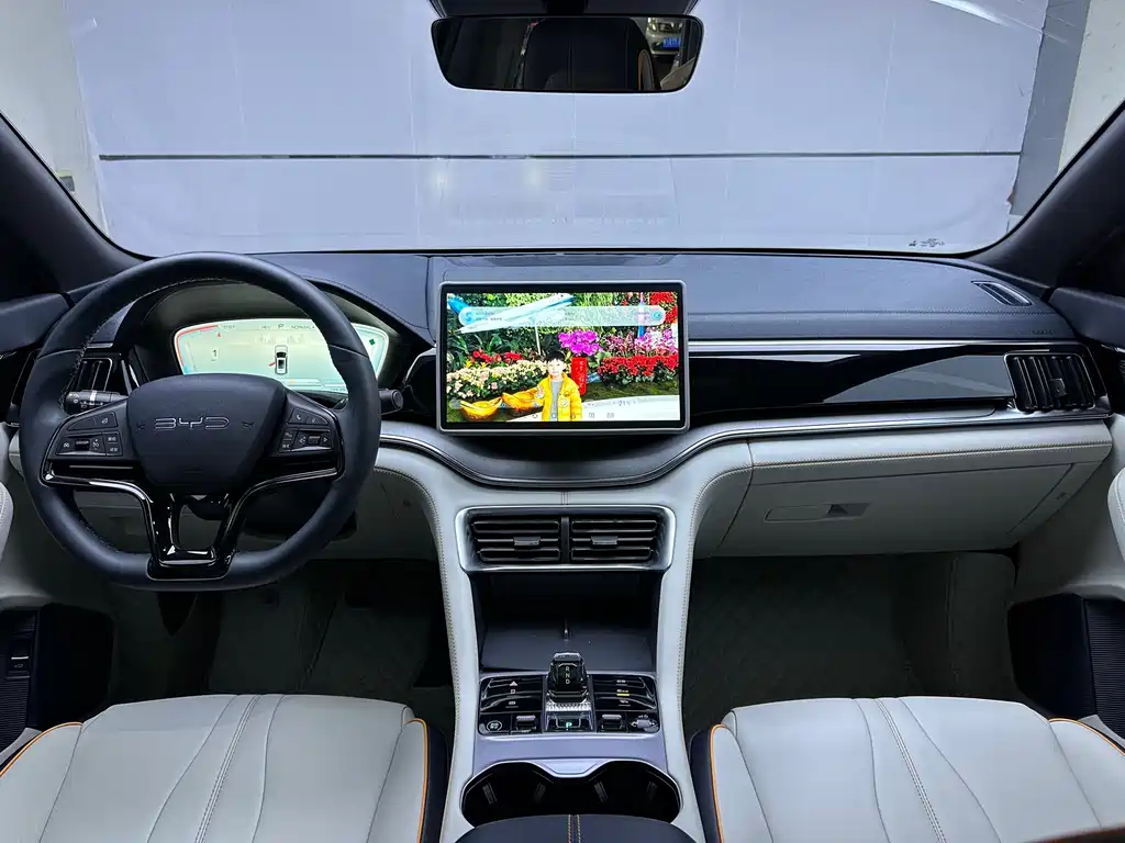 Song PLUS NEV Glory DM-i 71 km Luxury