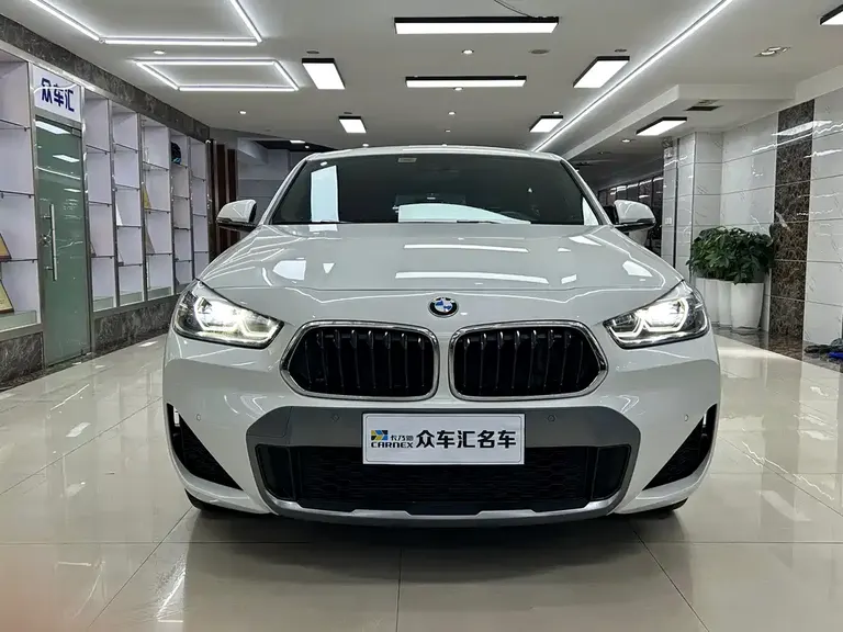 BMW X2 sDrive25 i Leading M Offroad Package