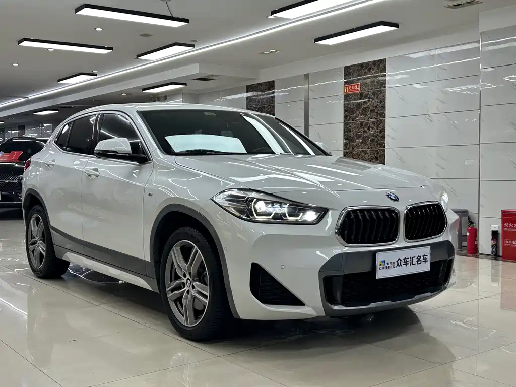 BMW X2 sDrive25 i Leading M Offroad Package