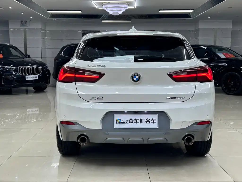 BMW X2 sDrive25 i Leading M Offroad Package