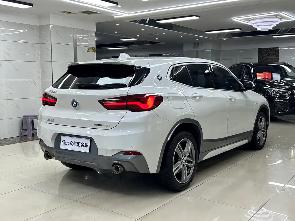 BMW X2 sDrive25 i Leading M Offroad Package