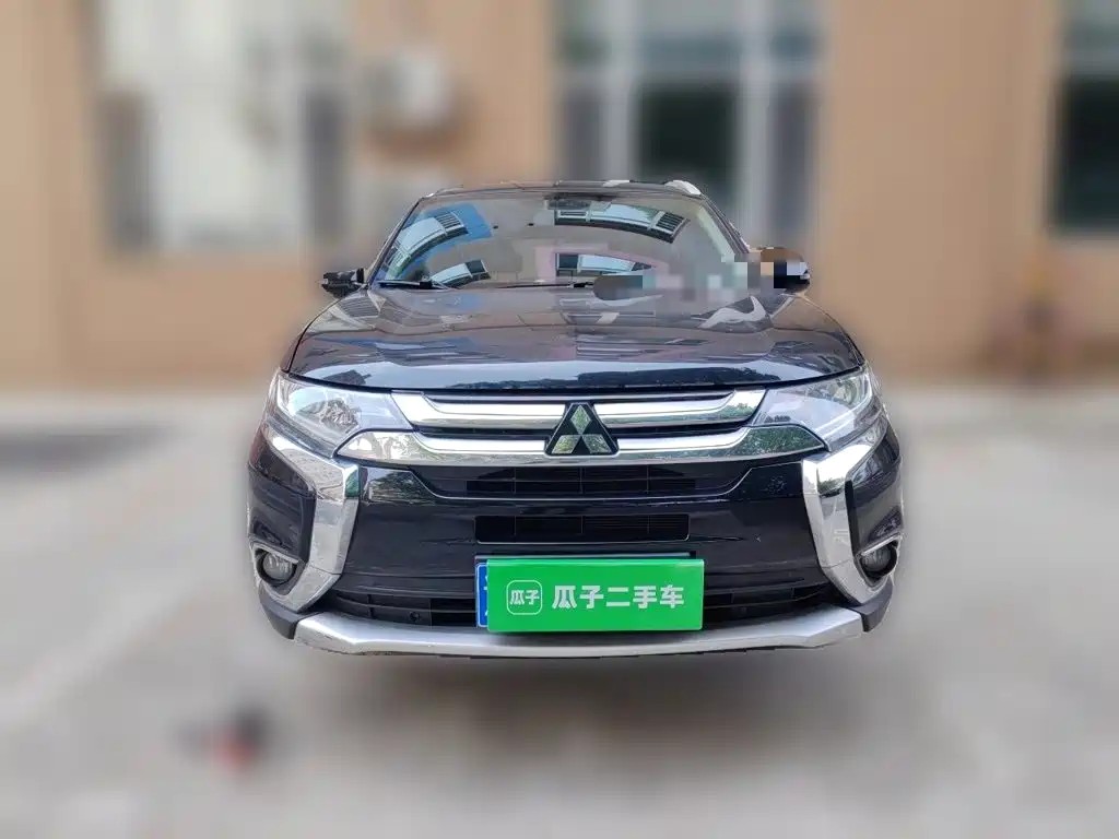 Outlander 2.0 L 2 WD Glory 5-seat