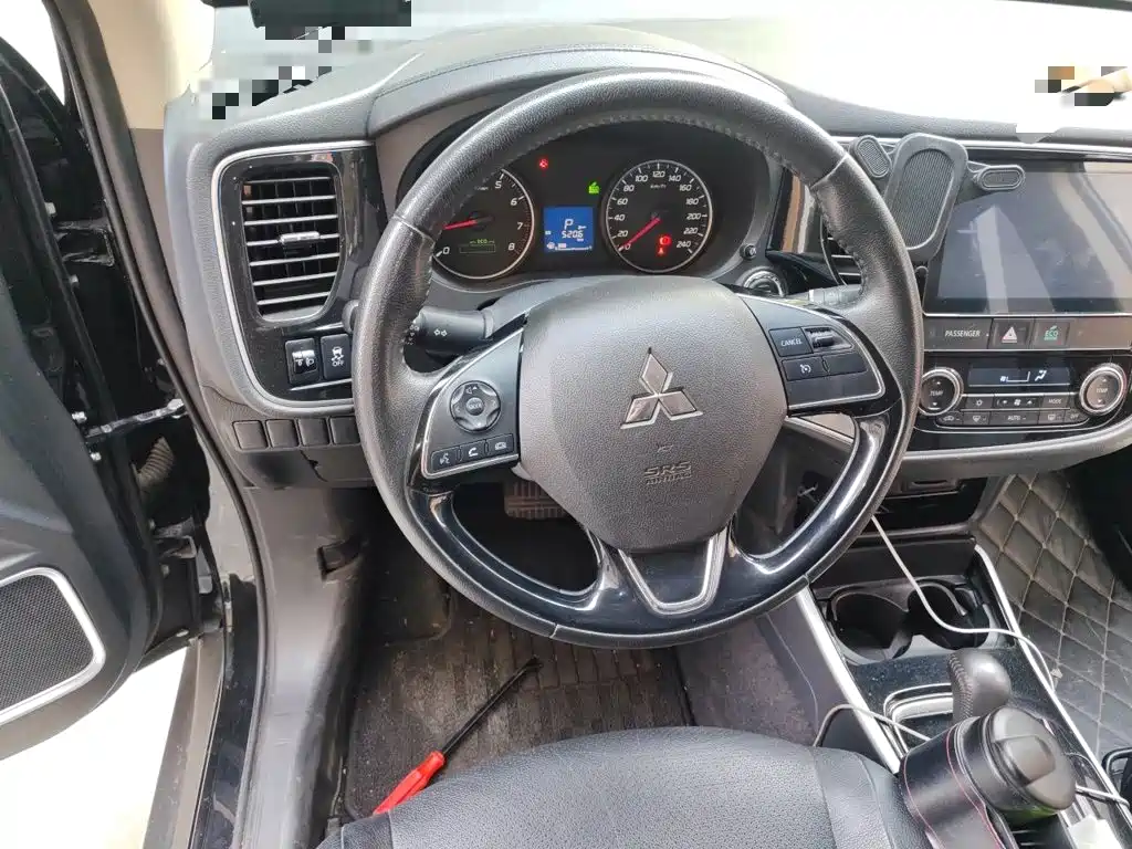 Outlander 2.0 L 2 WD Glory 5-seat