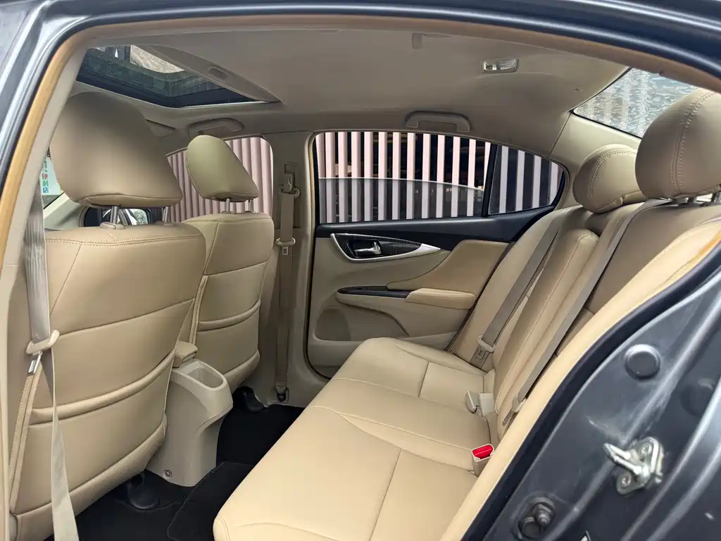 Crider 1.8 L Auto Luxury