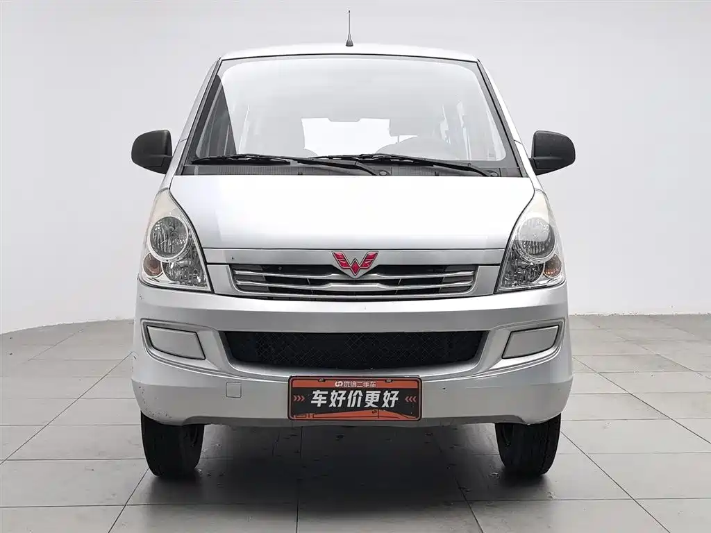 Wuling Rongguang 五菱荣光 2019款 1.2 L S 基本型