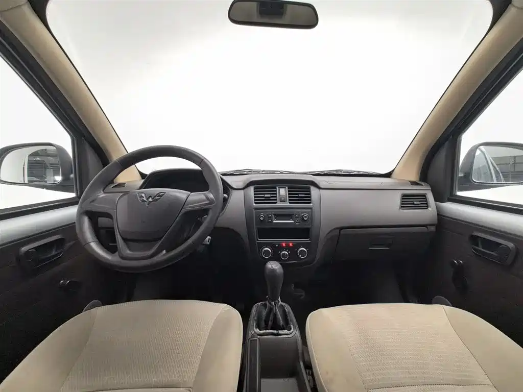 Wuling Rongguang 五菱荣光 2019款 1.2 L S 基本型