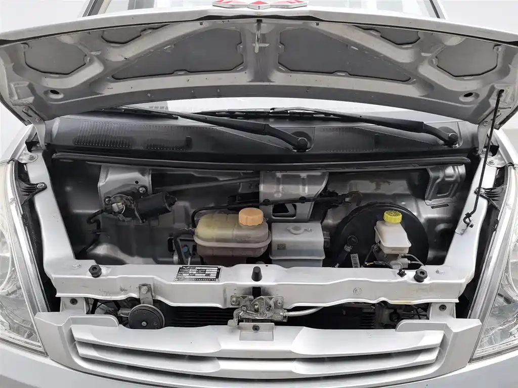 Wuling Rongguang 五菱荣光 2019款 1.2 L S 基本型