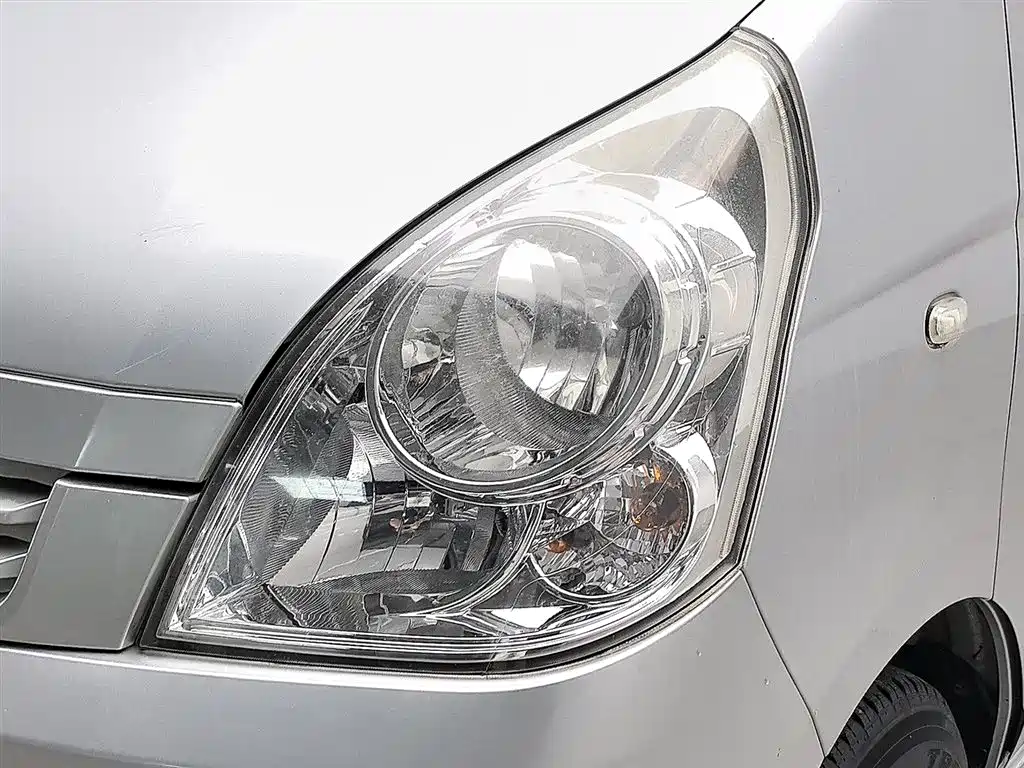 Wuling Rongguang 五菱荣光 2019款 1.2 L S 基本型