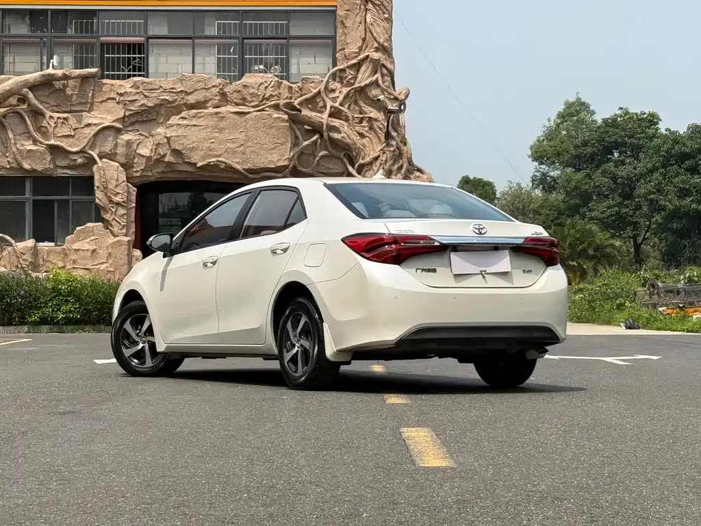 Levin Facelift 185 T CVT Elite CN-V